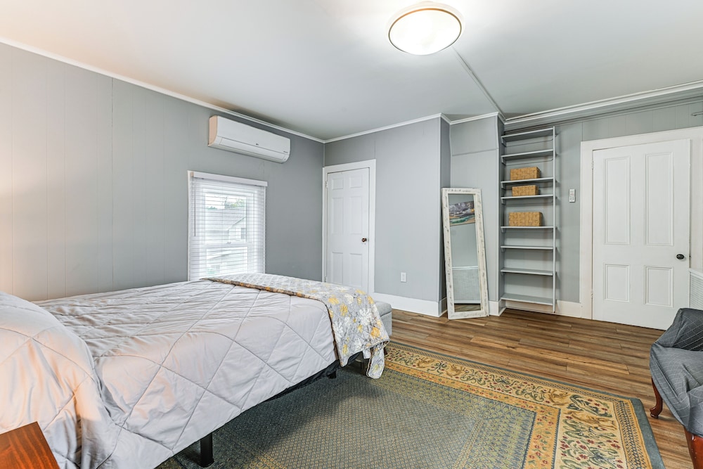 Near Lake & Wineries: Spacious Union Springs Home!