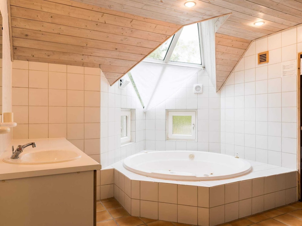 7 Person Holiday Home in Norre Nebel view 4