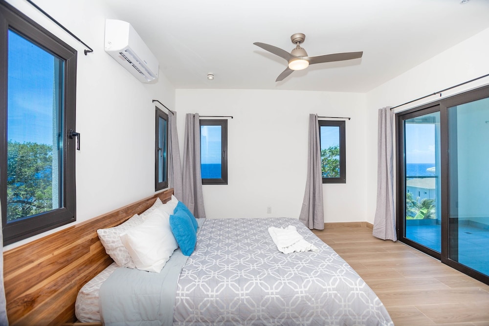 West Bay Breeze 3 Bedroom Home by RedAwning view 2