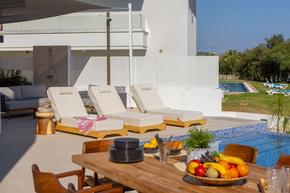 Protaras Beachfront Villla Mimosa