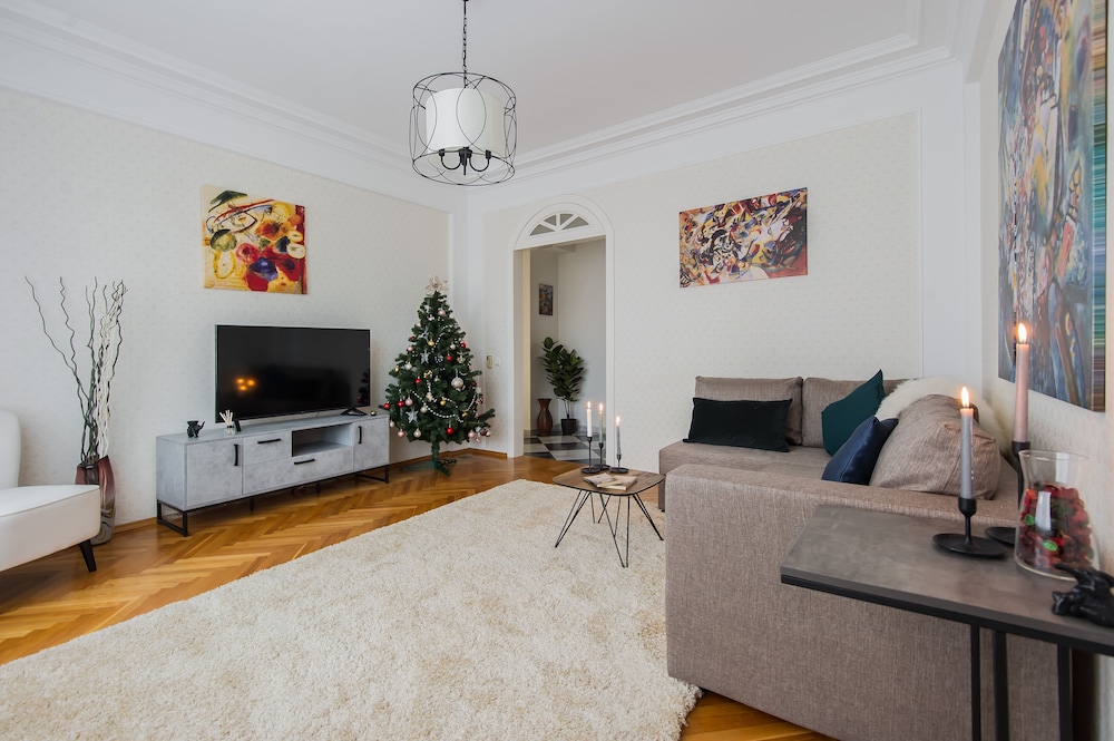 GM Apartment Bolshaya Dmitrovka 21-7
