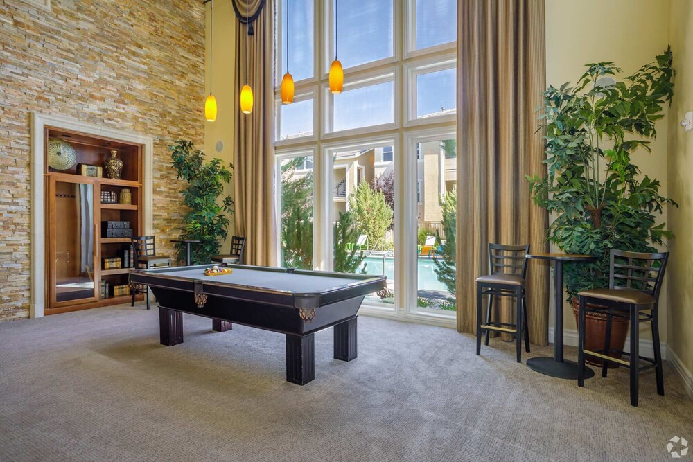 New Luxurious 1BR Apartment Heated Pool Spa Sauna
