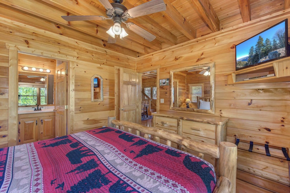 A Smoky Mountain Hide-a-way