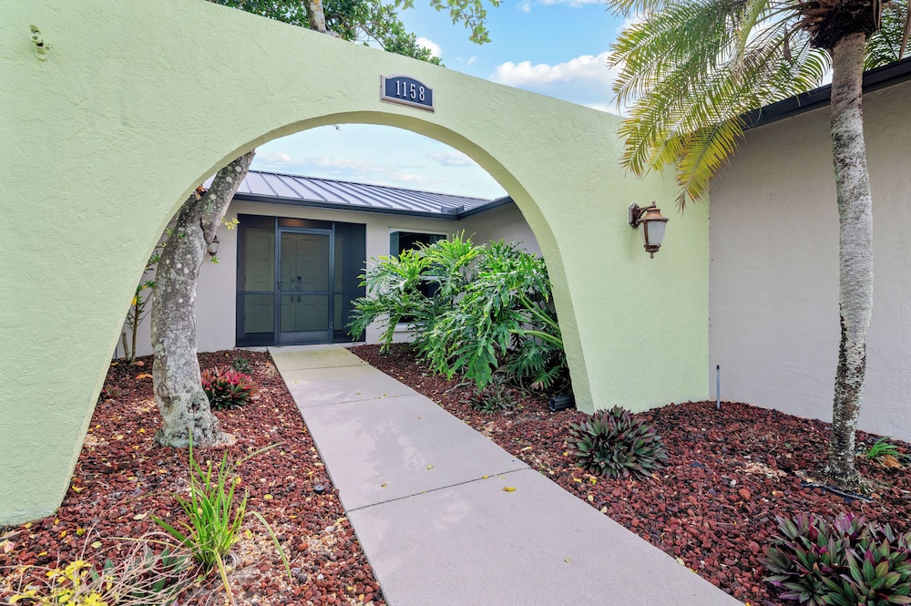 Hotel Villa Emerald Coast- Private Villa - Image 1