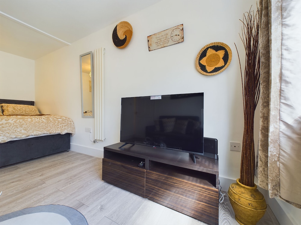 Charming Studio With Free Parking in Chelmsford