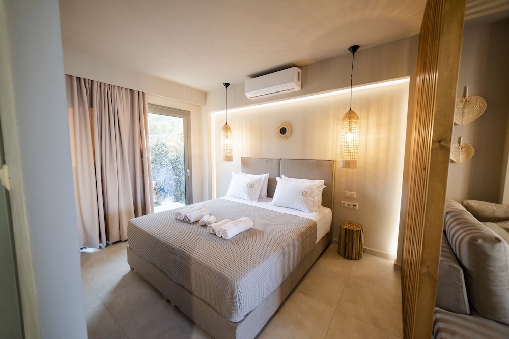 Theros Suites photo 2