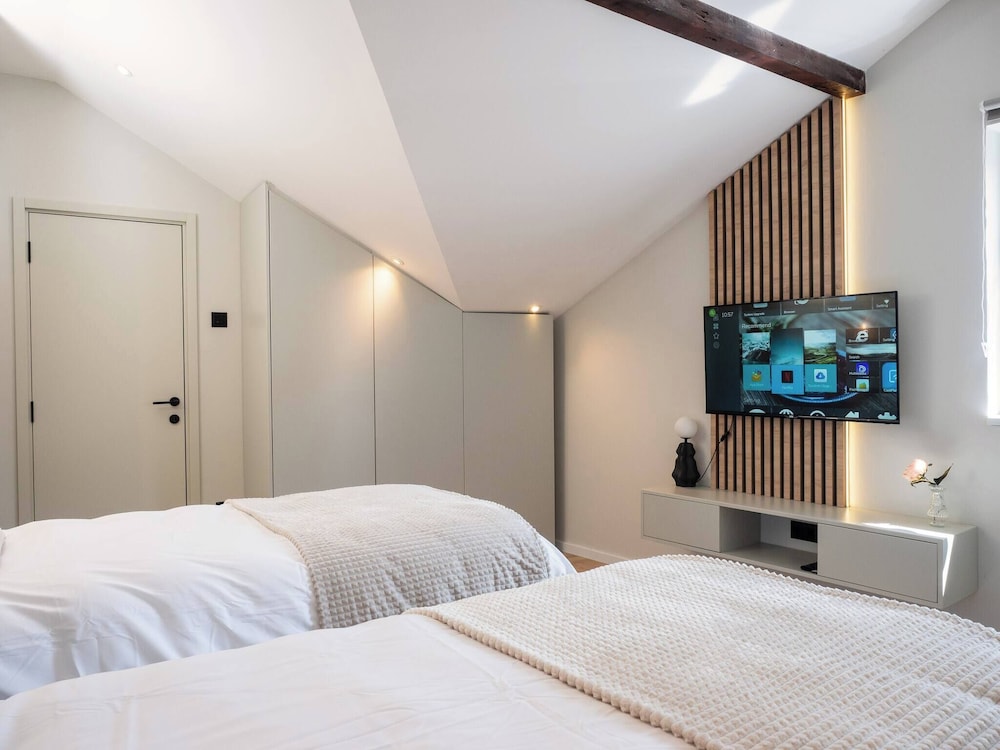 Residence Republic Square- Luxury at Top Location