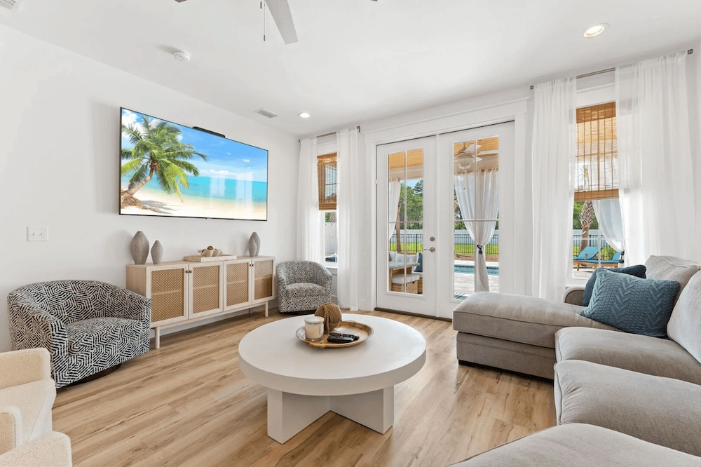 Chic Shack by Avantstay Private Pool Walk to Beach Sleeps 20