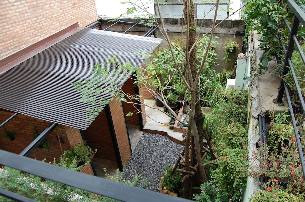 UdonBackpackers Beds and Cafe