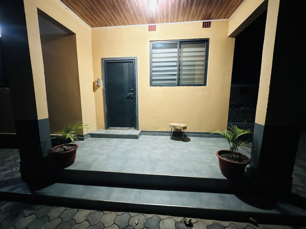 Executive Private Standing apt in Lusaka