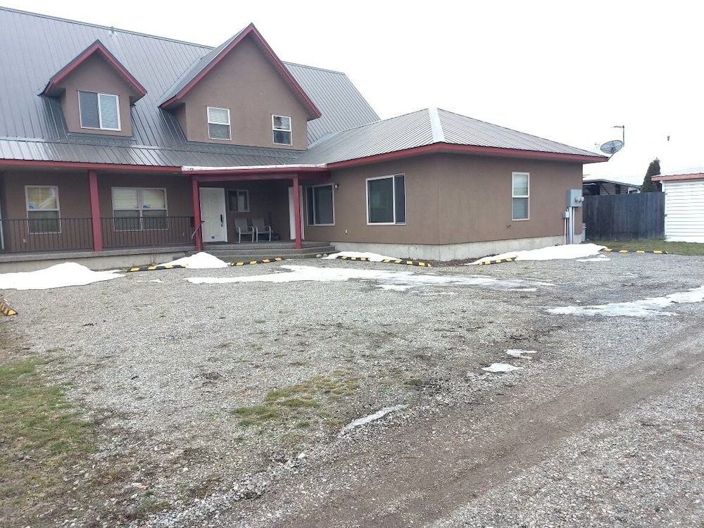 Cedars Motel