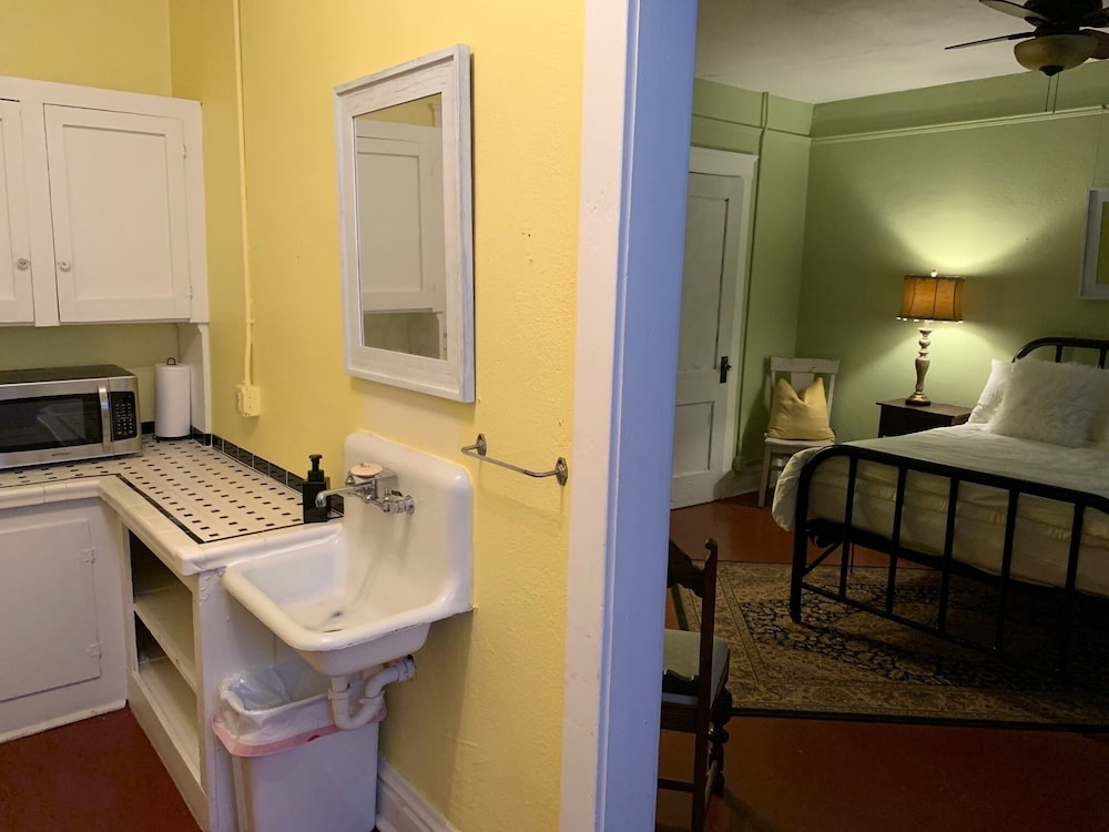 Historic Whiting Hotel Suites - Property Image 85