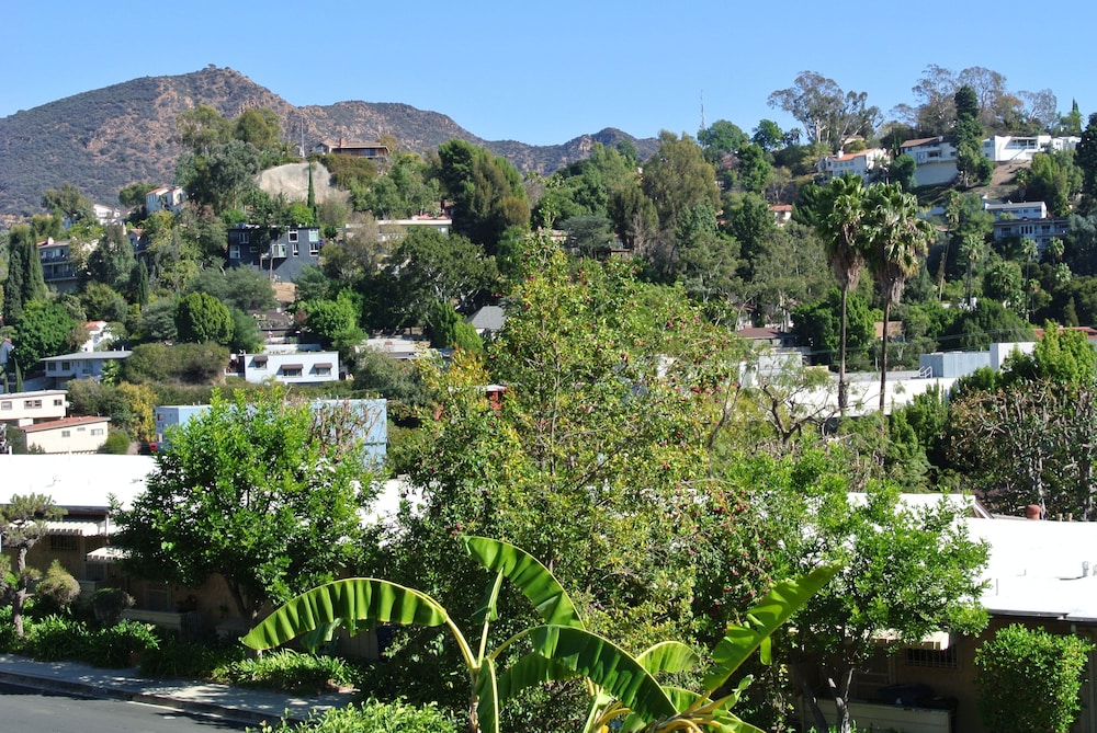 Bed and Breakfast in Hollywood Hills