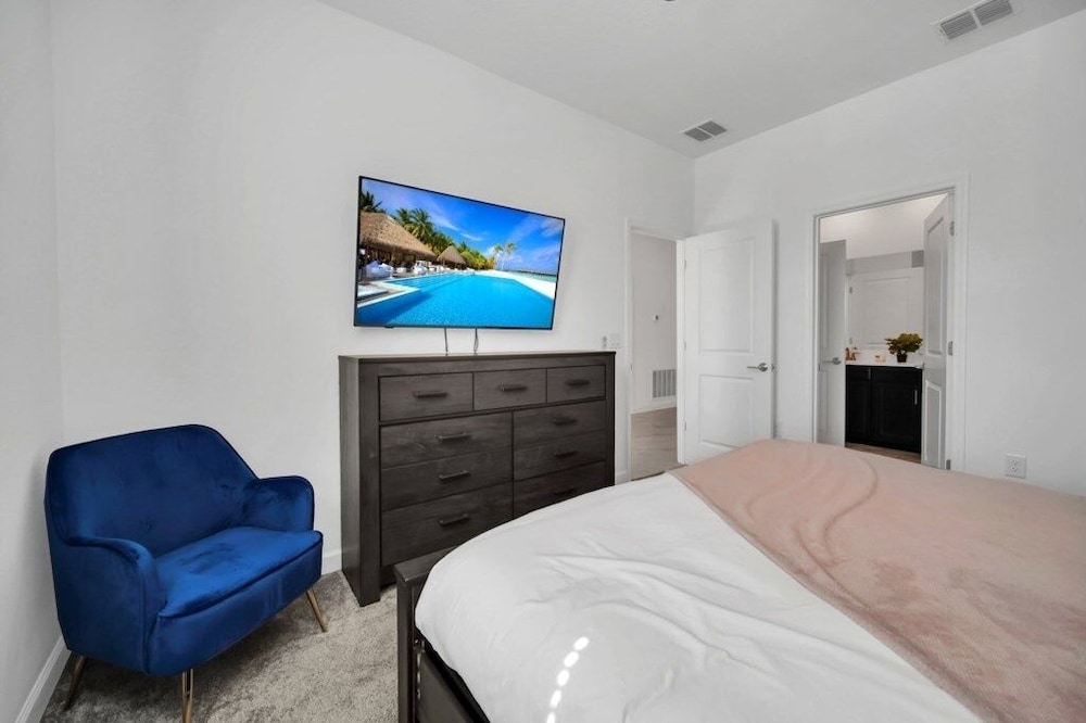 7 Bed Champions Gate 7 Bedroom Villa by RedAwning view 5