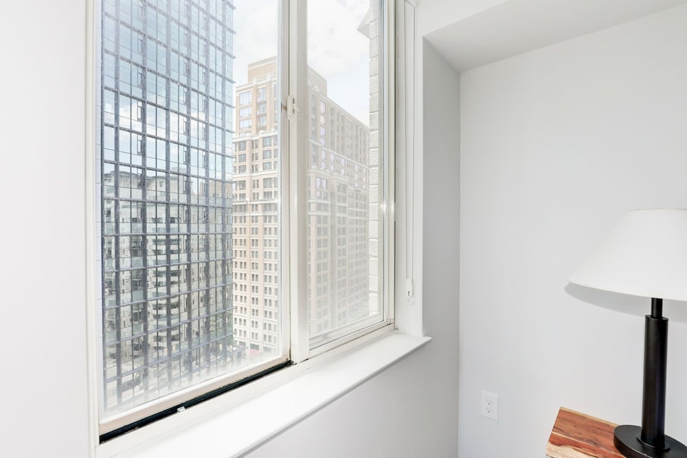 Elegant 2BR Apartment Minutes From DC