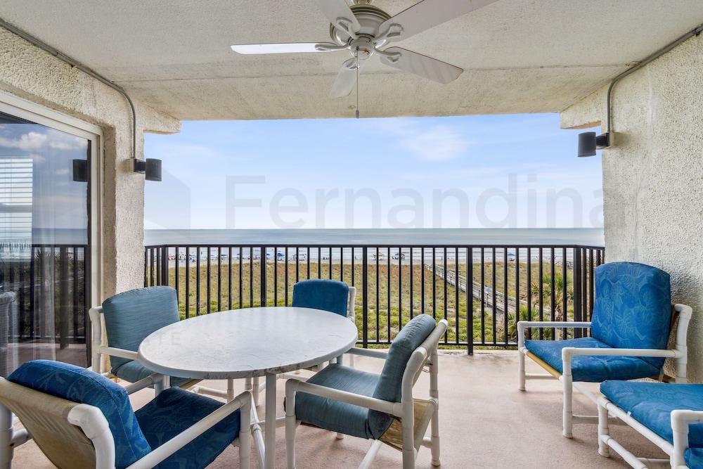 Amelia South 2 Bedroom Condo by RedAwning view 4