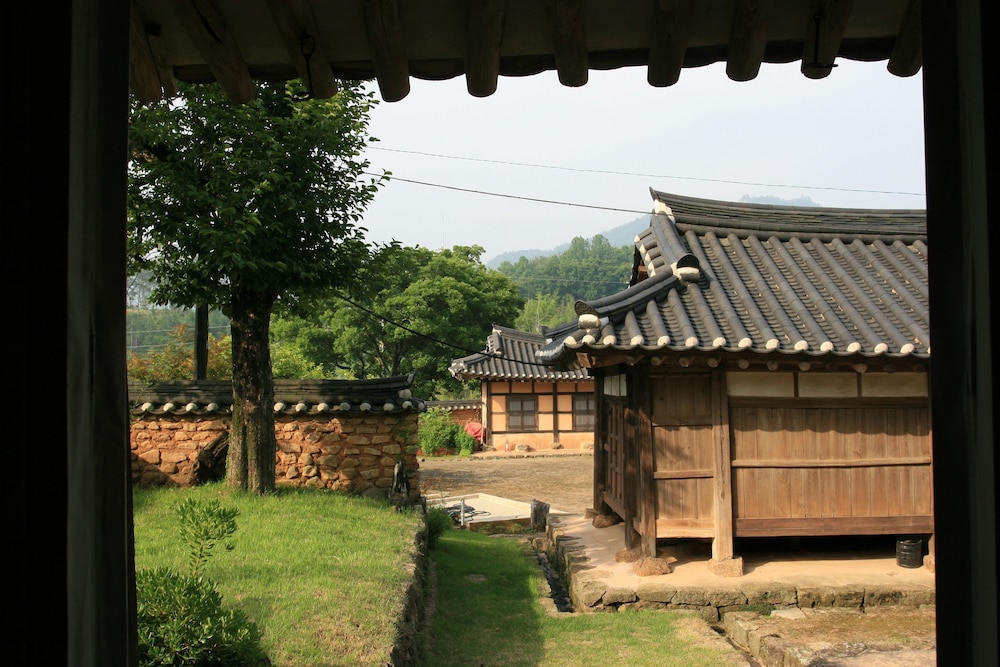 Yi Jin-rae's Historic House