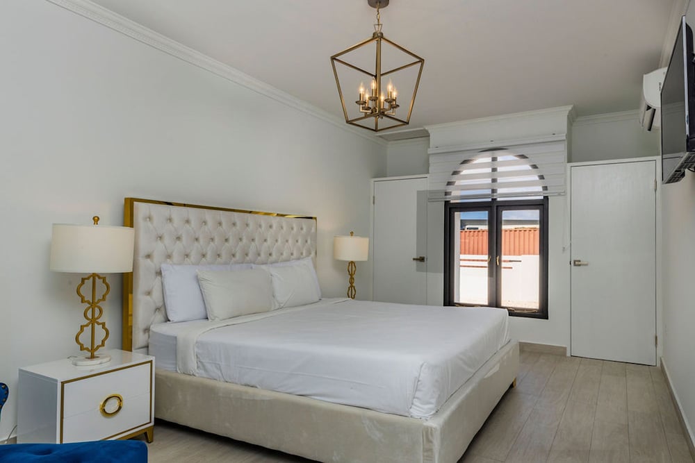Tides Villa 4BR Private Pool Walk to the Beach
