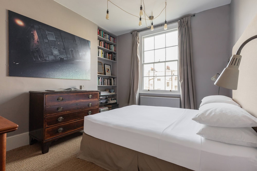 Hemingford Road IV by Onefinestay