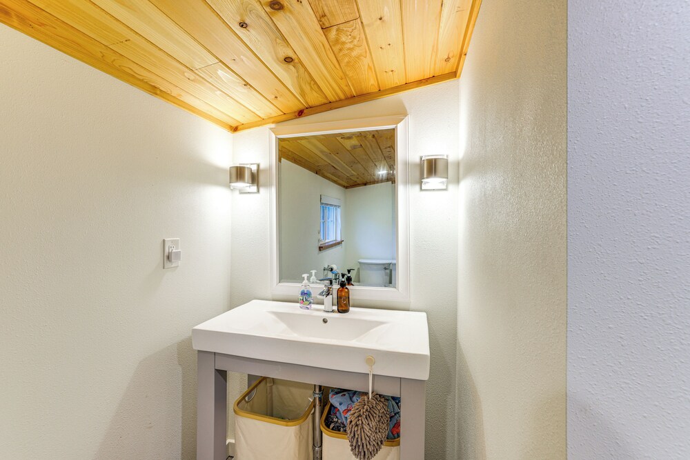 Walk to Beach: Creek-front Sekiu Home w/ Fire Pit!