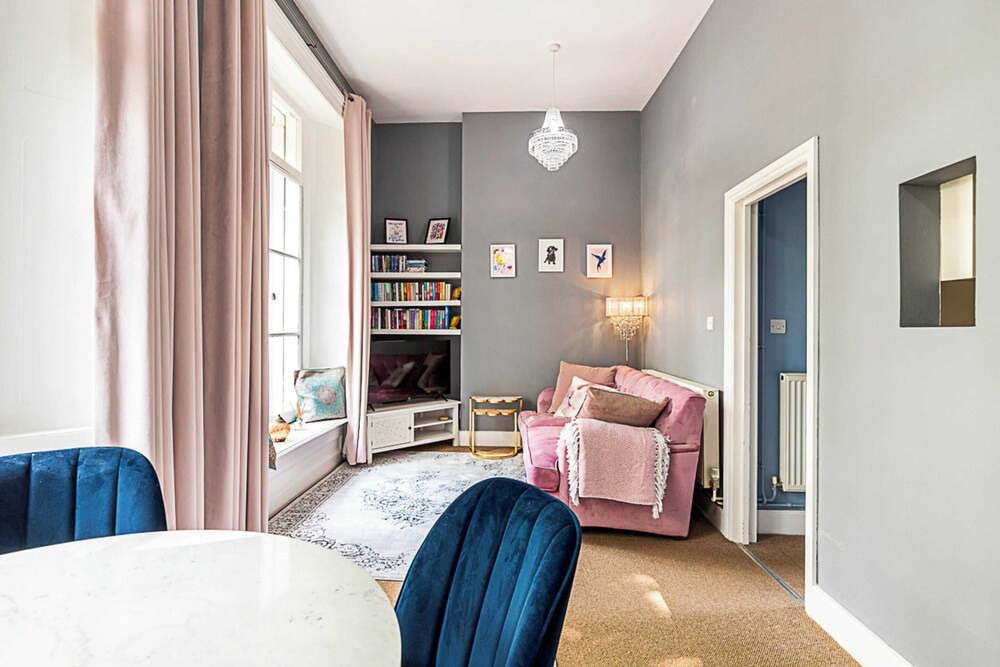 Chic 1 Bedroom Parkview Flat At Arundel Square