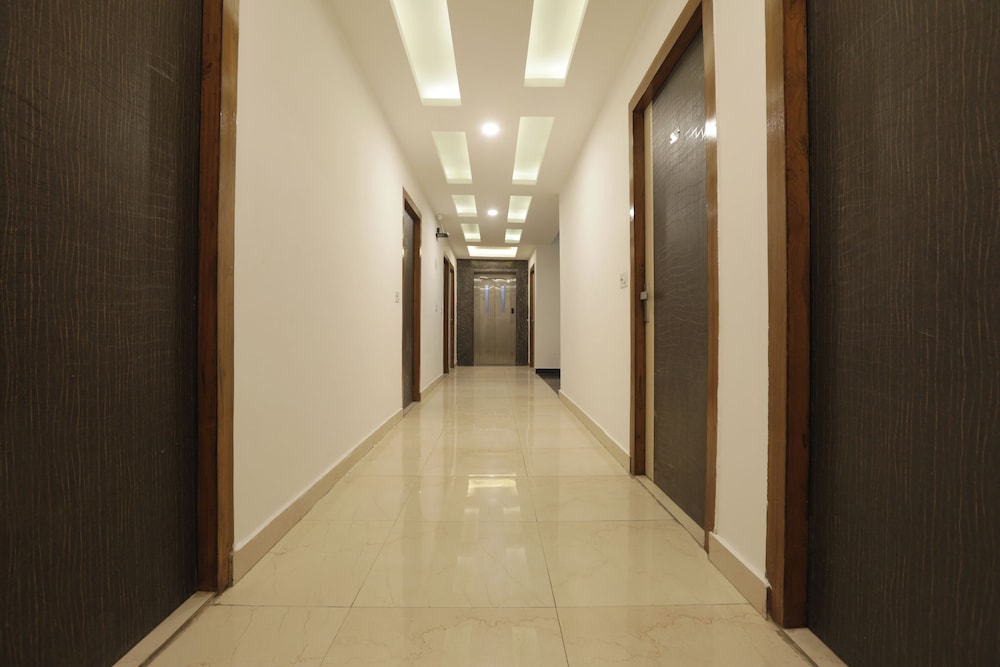 Hotel Dolphin Near IGI Airport