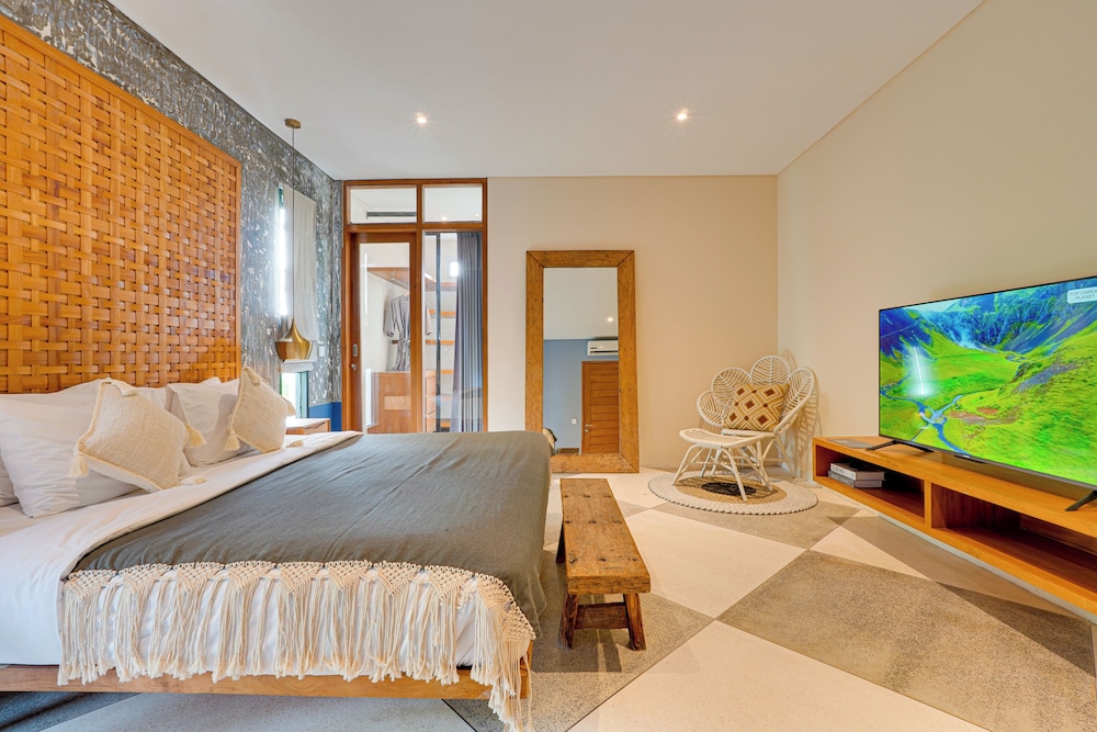 Stylish Canggu Apartment near Berawa Beach