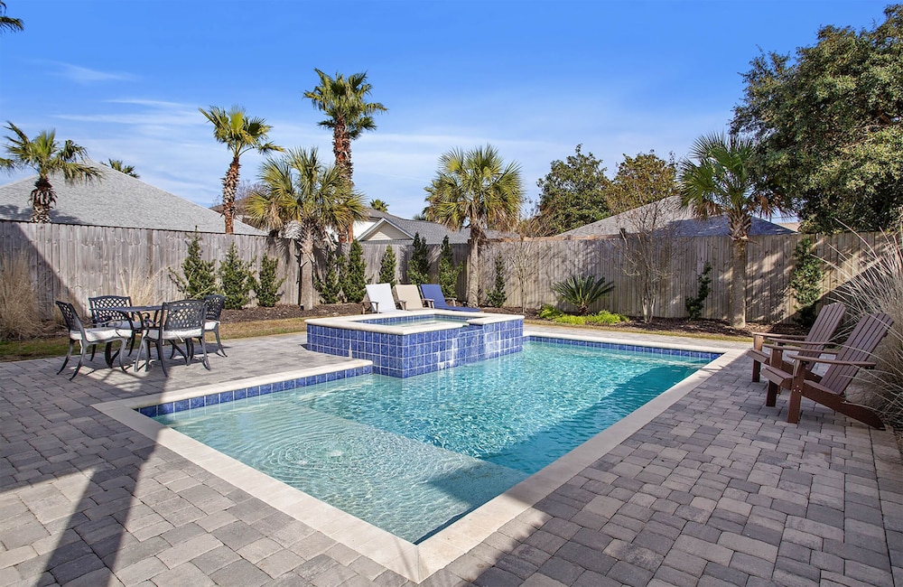 Palm Paradise
