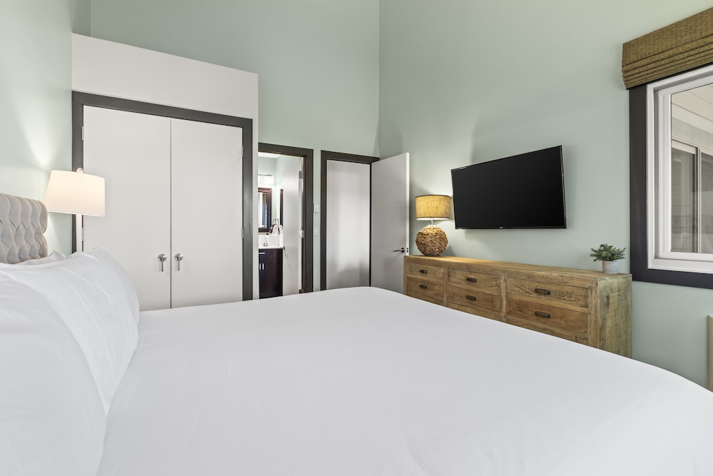 Snow Flower 126 2 Bedroom Condo
