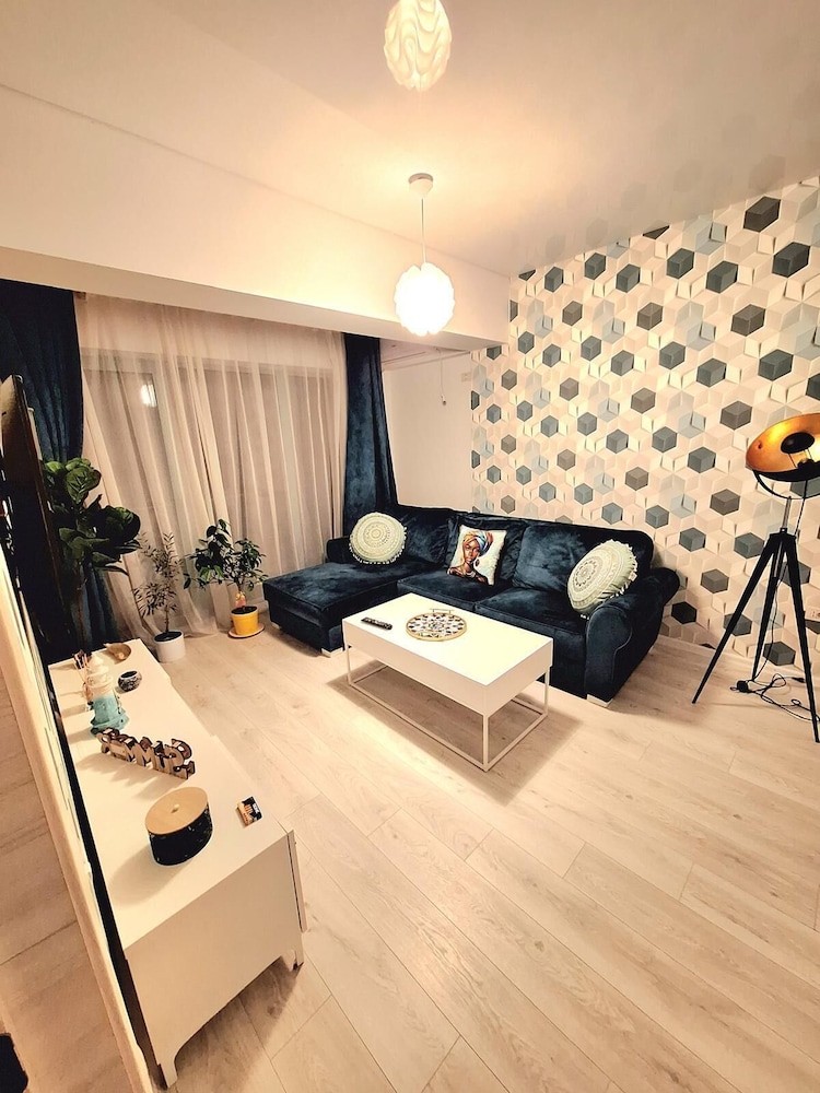 Cnc Zev Apartment