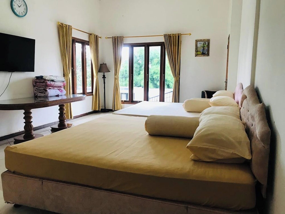 Villa Putih Alvaro view 4