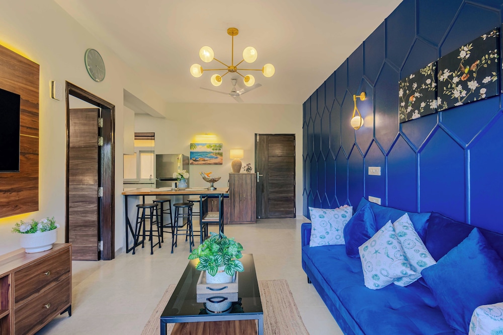 Alaya Stays Veera Marina 1BHK with Pool