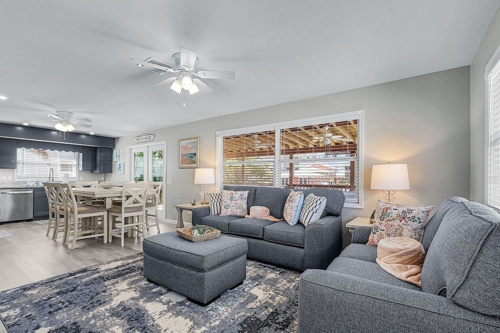 171 Canal Cove: 2br W/ Canal Views 2 Bedroom Home