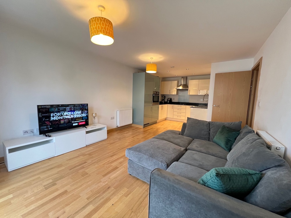 Modern 2-bed Dartford - Free Parking & Fast Wifi