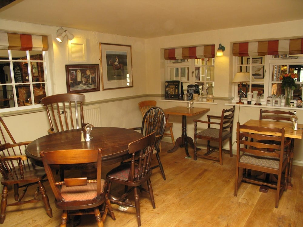Hook Vacations - The New Inn - Property Image 6