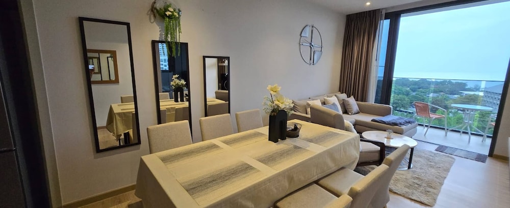 Sea View 2 Bed Room Luxury - Perfect Location