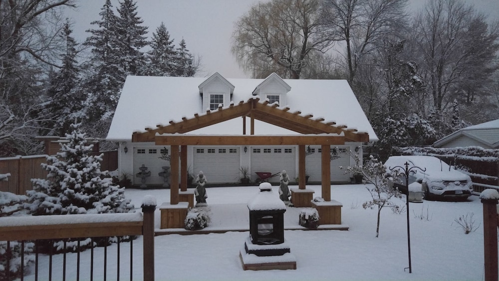 The White House Boutique Bed & Breakfast