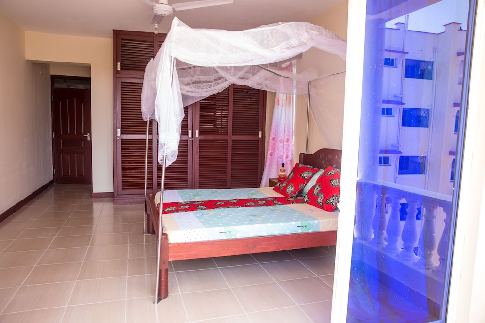 Safiri Kenya Home