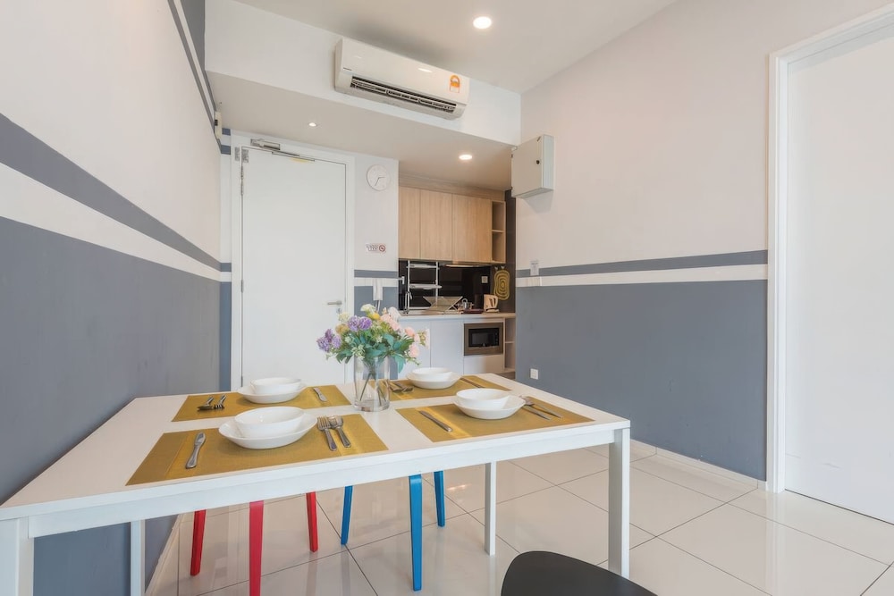 The Robertson Residences Free Gym & Pool