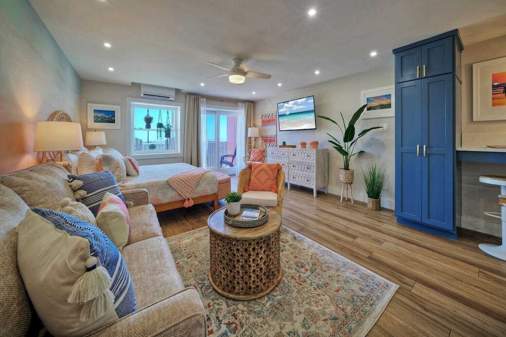 2 Studios Beach Boardwalk, 2 Pools, Tennis/pickleball Island Retreat Complex