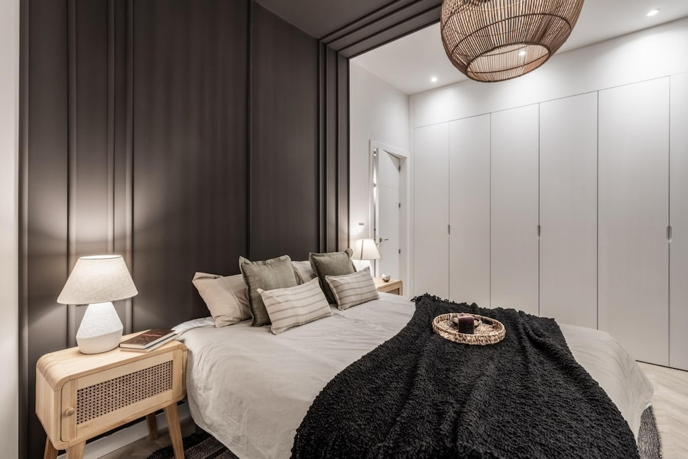 Baza - 3 Bedrooms and Office in Trafalgar