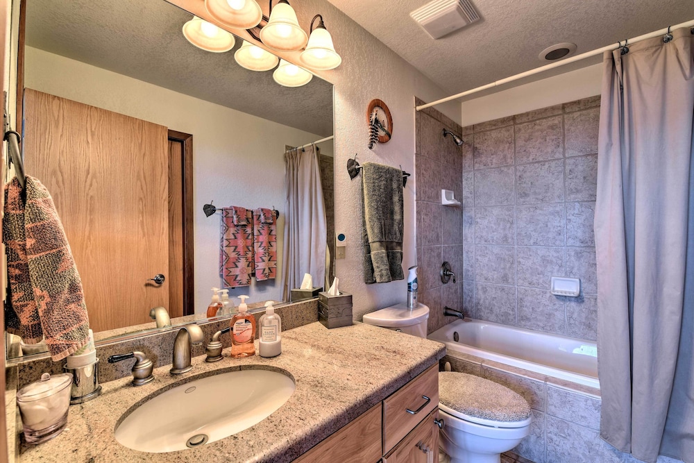 Falcon Rest: A Deluxe Angel Fire Mountain Retreat!