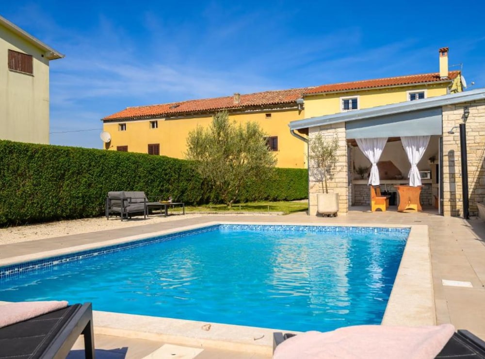 Villa Prestige Azinetti With Pool