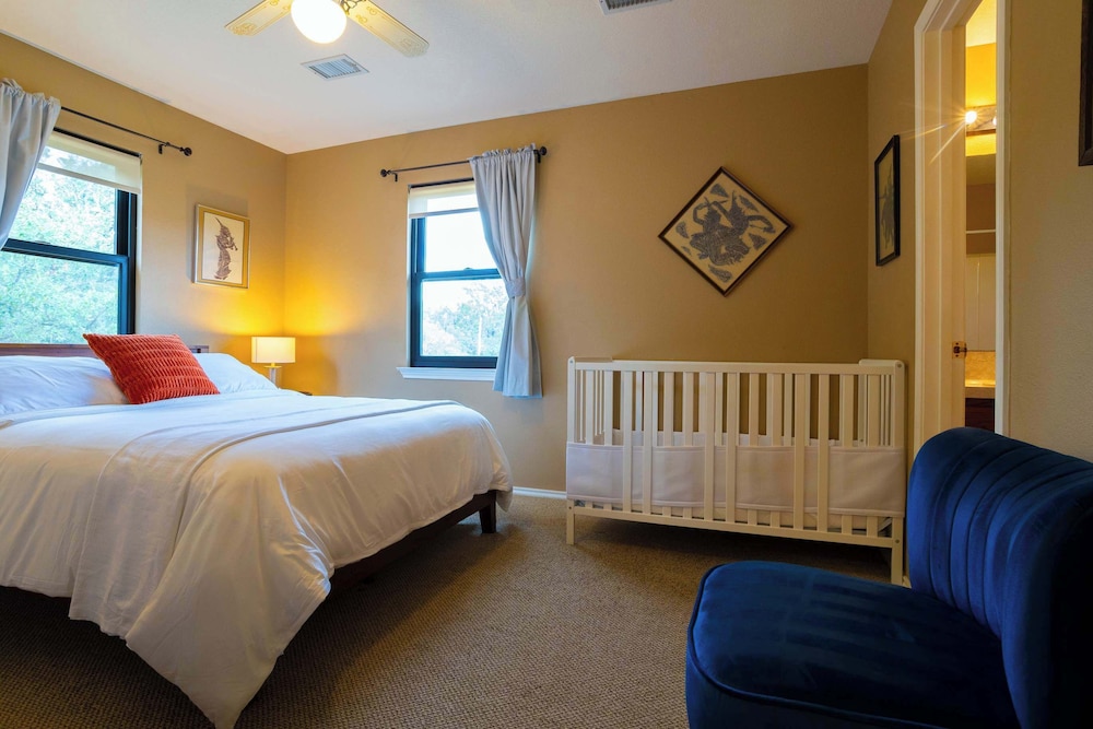 Stargazers Delight Sleeps 12!
