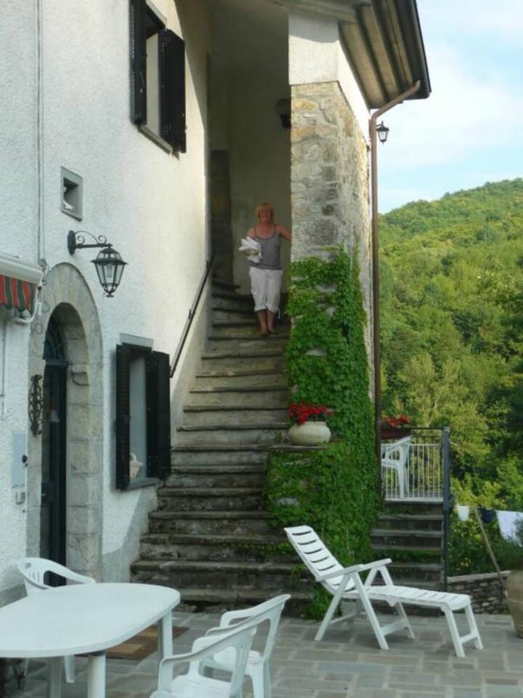 Casa Pastano, Stunning Farmhouse in Italian Hills view 4