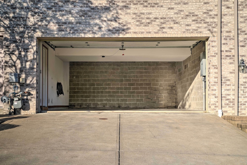 Family-friendly Townhome: 16 Mi to Pittsburgh! - Property Image 13