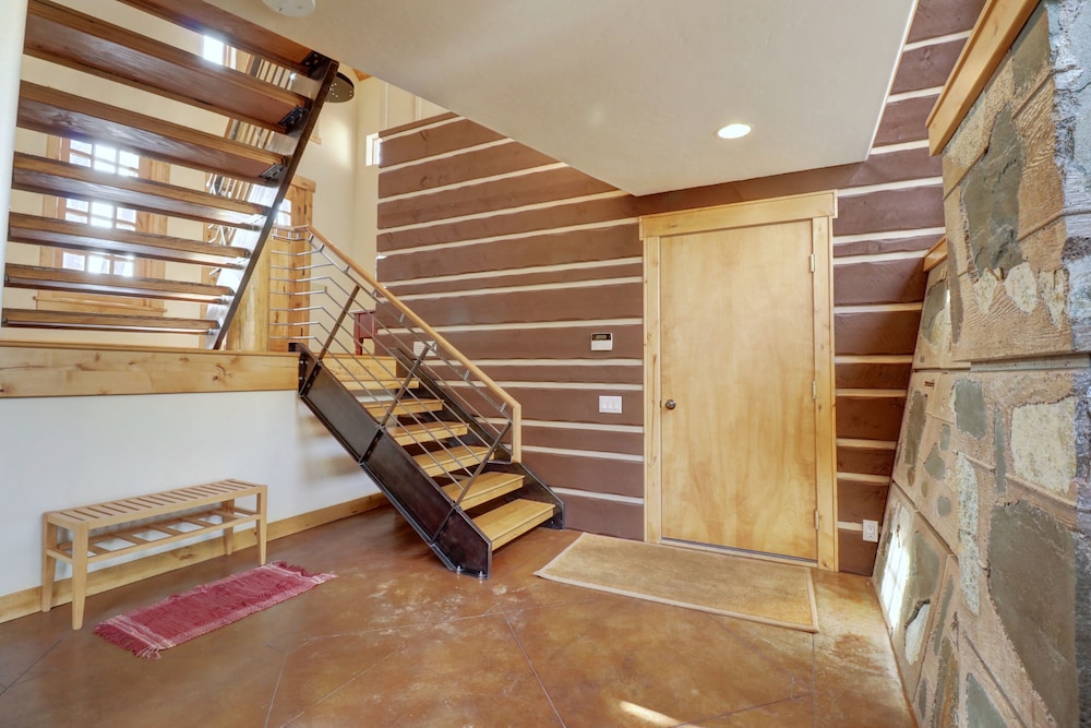 11 Stormwatch Circle 4br 3.5ba 4 Bedroom Home