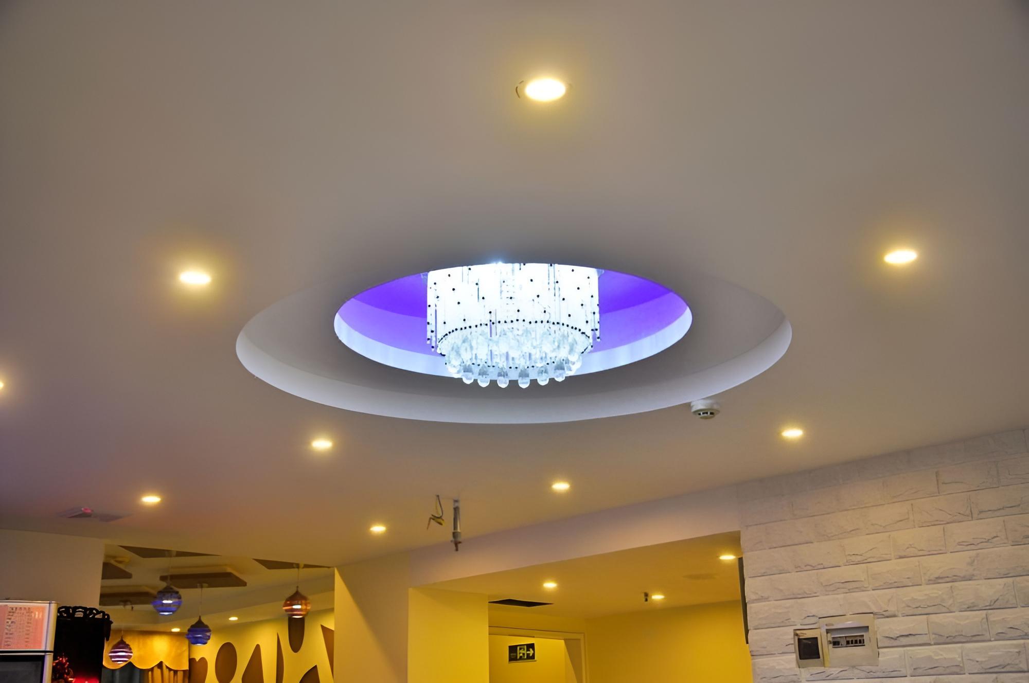 Huiyin Fashion Hotel