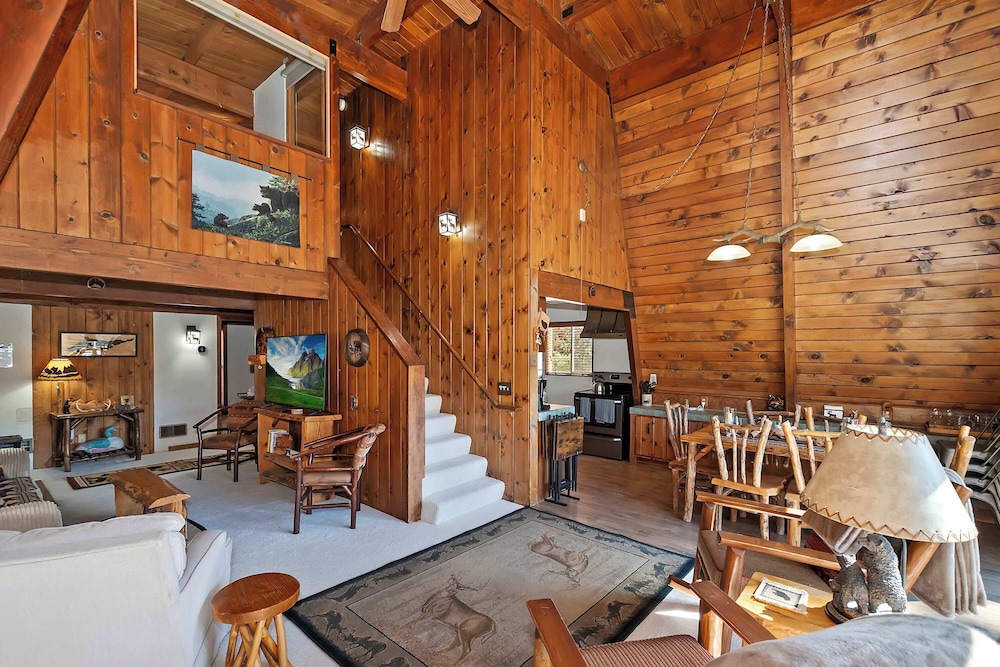 Yosemite Pines Cabin - Sleeps 6