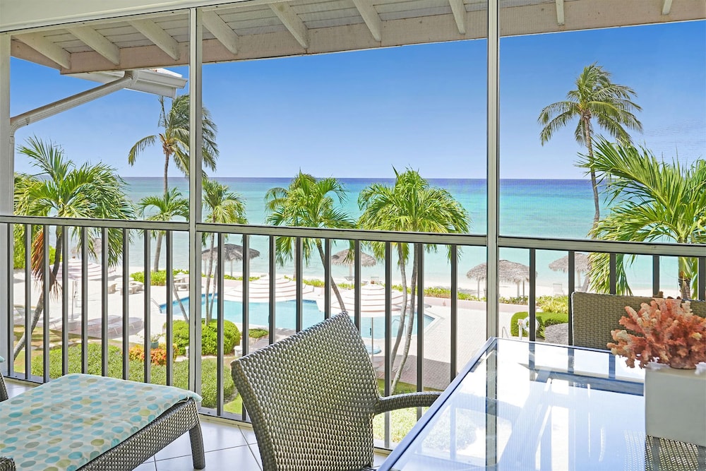 Aqua Bay Club Condos